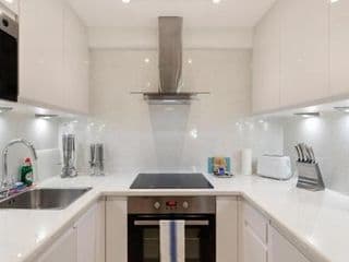 Bright 1 Bedroom Apartment Near Edgware Road photo 3