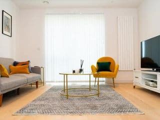 Luxury 1-Bed Apartment with River and City view photo 1