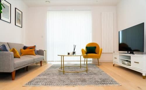 Luxury 1-Bed Apartment with River and City view
