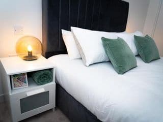 Luxury 1-Bed Apartment with River and City view photo 3
