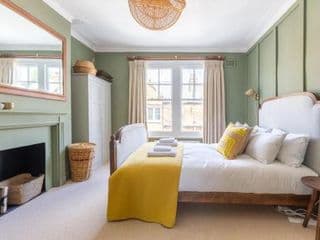 Luxuriously Designed 3 Bedroom Apartment in Clapham photo 2