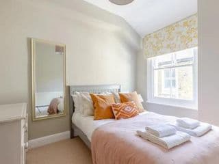Luxuriously Designed 3 Bedroom Apartment in Clapham photo 4
