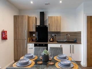 Stylish Jewellery Quarter Apartment (Sleeps 7) photo 1