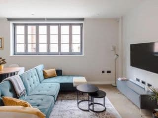 Huntsworth House - 2 bed 2 bath - Brand New Lofty, Stylish & Modern House photo 1