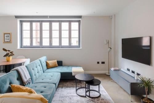 Huntsworth House - 2 bed 2 bath - Brand New Lofty, Stylish & Modern House