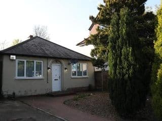 Cosy 3-Bed Bungalow NEC AIRPORT Close to ameities photo 1