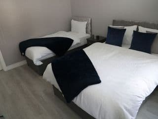 Homely 1-Bed Apartment in Birmingham photo 2