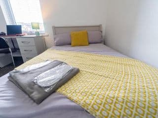 Impeccable 1-Bed Studio in Birmingham photo 1