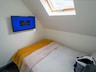 Stunning 1-Bed Studio in Birmingham photo 2