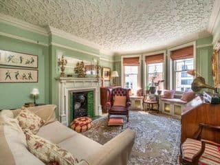 An elegant Late-Victorian style two BR apartment photo 1