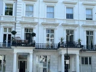 2-3 bedroom 2 roof terraces prime Notting Hill photo 1