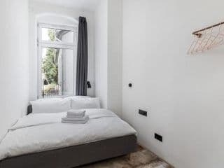 Industrial 42sqm 3room maisonette apt near center photo 2