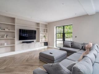 Pass the Keys Luxury 4 Bedroom home with large garden photo 1