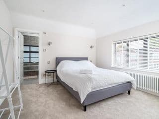 Pass the Keys Luxury 4 Bedroom home with large garden photo 4