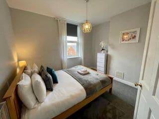 4 bed house + garden Ideal for Contractors&Families photo 1