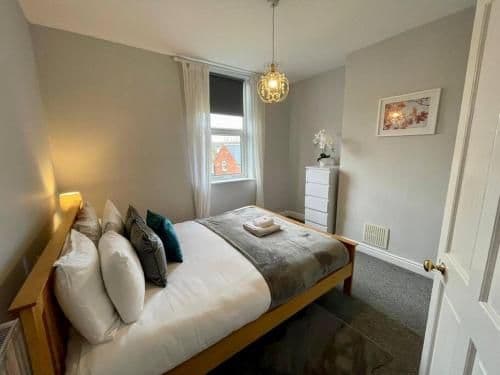 4 bed house + garden Ideal for Contractors&Families