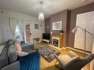 4 bed house + garden Ideal for Contractors&Families photo 4