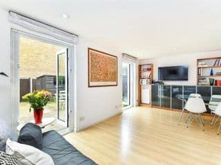 Modern 4 bedroom Terraced House by the Thames photo 2