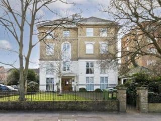 Remarkable 2-Bedroom Apartment with an EnSite photo 1