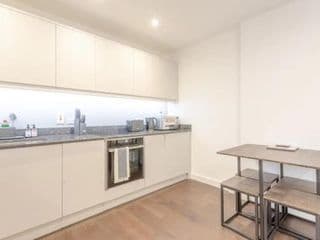 Modern Flat in the Heart of West London photo 3