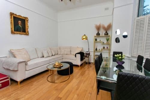 Chelsea Luxury Apartment