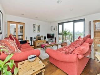 Superb apartment with terrace near the river in Putney by UnderTheDoormat photo 1