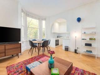 Beautiful Hampstead Home RH6 photo 3