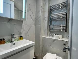 Modern Apartments in Paddington Central London FREE WIFI & AIRCON by City Stay London photo 2