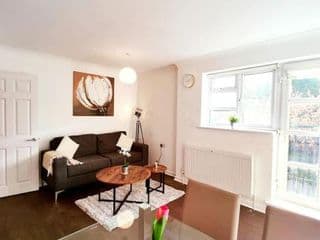 Aldgate Flats in E1. photo 1