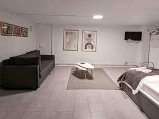 Central, cozy & beautiful designed 2-rooms Apt. near river photo 2