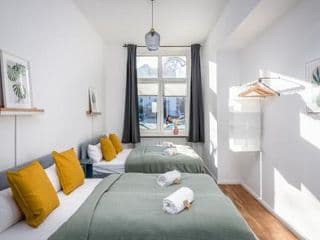 Sonnig und Helle Wohnung Alexanderplatz in 15min zu erreichen, sehr schön und groß für Gruppen geeignet photo 3