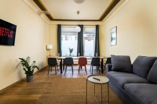 Super Zentral super schöner Altbau im Herzen von Berlin für bis zu 12 Personen