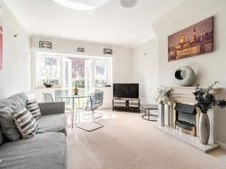 Homely Property- Sleeps up to 6 photo 2