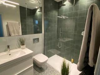 May Road, stylish townhouse photo 3