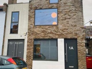 May Road, stylish townhouse photo 4