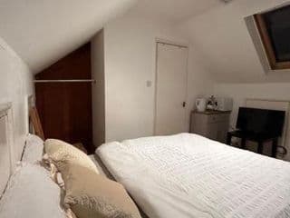 Studio Flat In Croydon photo 3