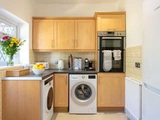 Mulberry House - Luxurious and Modern 4-Bed in Solihull near NEC,JLR, Airport, Resorts World, HS2 photo 2