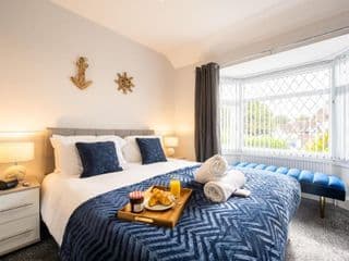 Mulberry House - Luxurious and Modern 4-Bed in Solihull near NEC,JLR, Airport, Resorts World, HS2 photo 3