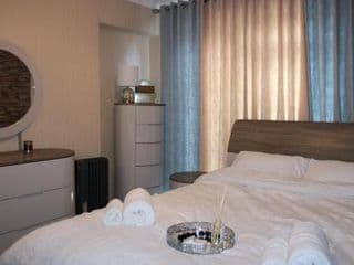 Stylish 4-Bedroom House near NEC/BHX photo 3