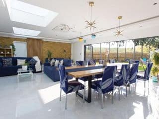 Heathrow Windsor Studios and rooms with free Wifi and Parking photo 1