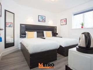 Heathrow Windsor Studios and rooms with free Wifi and Parking photo 3