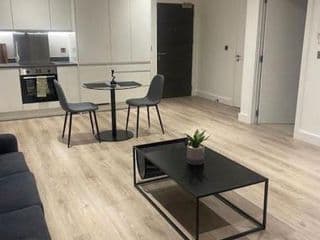 Brand new luxury apartment with free parking and gym photo 2