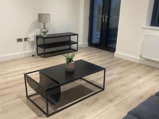 Brand new luxury apartment with free parking and gym photo 3