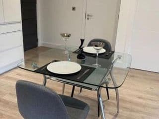 Brand new luxury apartment with free parking and gym photo 4