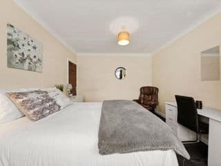 Beautiful Large double room in west London photo 4