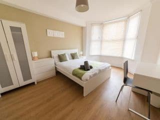 Modern and Spacious House Perfect for Teams photo 1