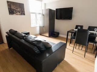 Modern and Spacious House Perfect for Teams photo 4