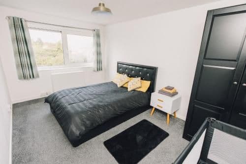 Luxe Spacious & Centralised 2 Bed Luton Apartment - Free Private Parking - Fast Wi-Fi - Near LTN Airport & L&D Hospital