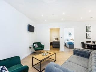 The Old Court House Apartments photo 3
