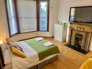 Great Value Bedroom Fern 1 photo 1